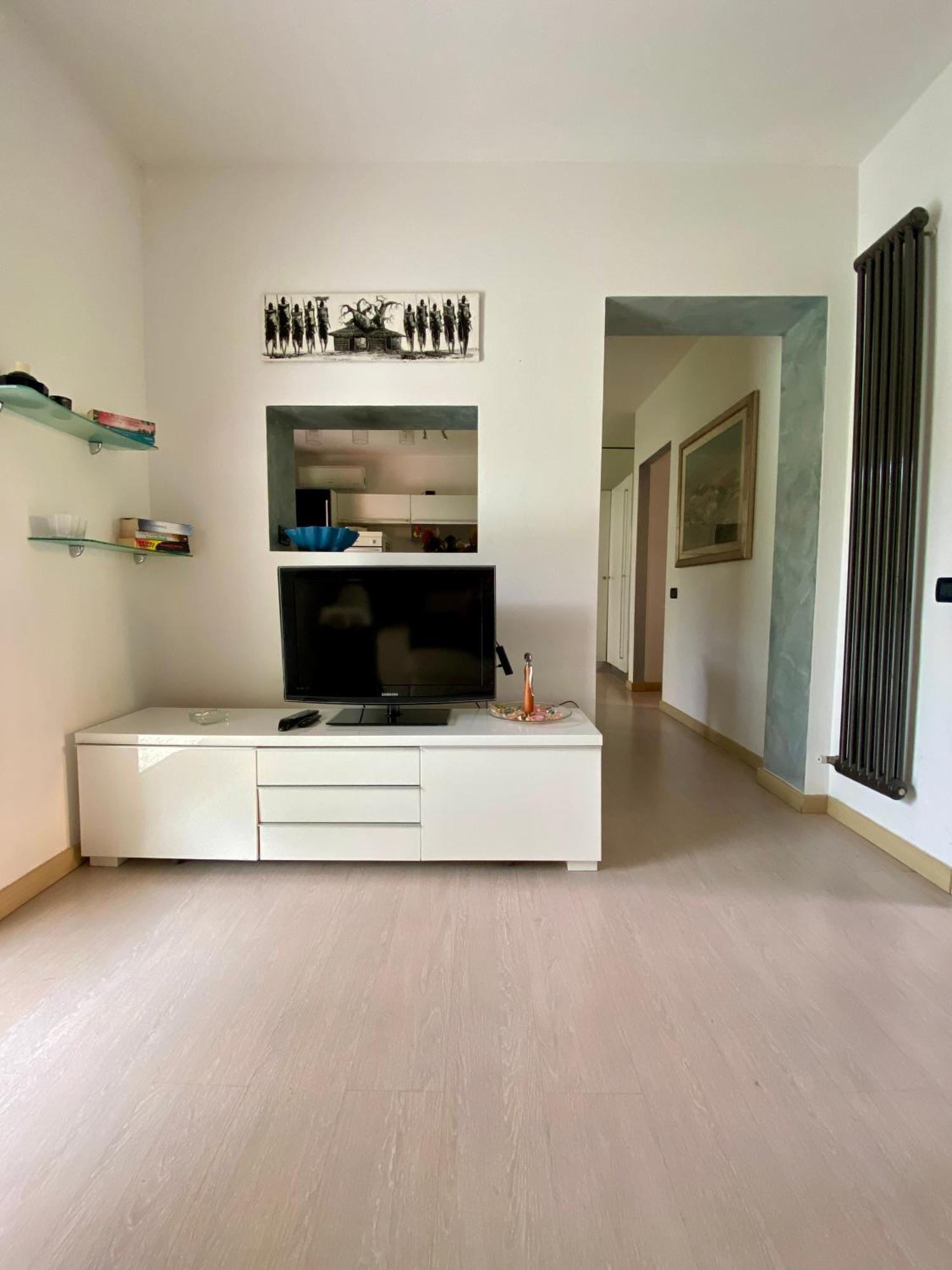טוסקולנו מדרנו Appartamento A Due Passi Dal Lago מראה חיצוני תמונה